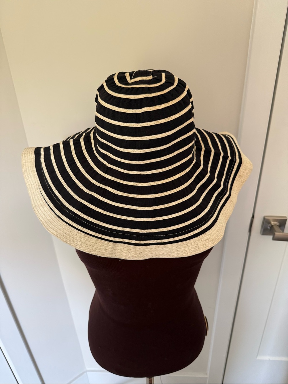 Wide Brim Striped Sun Hat - Black & Cream